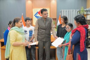 मीना ठाकुर की 03 बेटियों की शिक्षा प्रोजेक्ट नंदा-सुनंदा से पहले ही करा चुकें हैंपुनर्जीवित