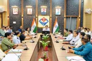 जल जीवन मिशन की लंबित योजनाओं को सर्वाेच्च प्राथमिकता से पूरा करें- डीएम