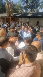 शहीद स्मारक पहुंचे सीएम धामी को आंदोलनकारियों ने याद दिलाया “वादा”